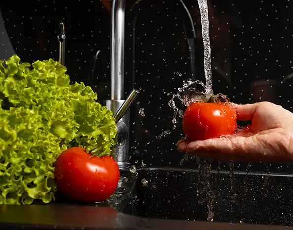Can washing vegetables remove all pesticide residues?